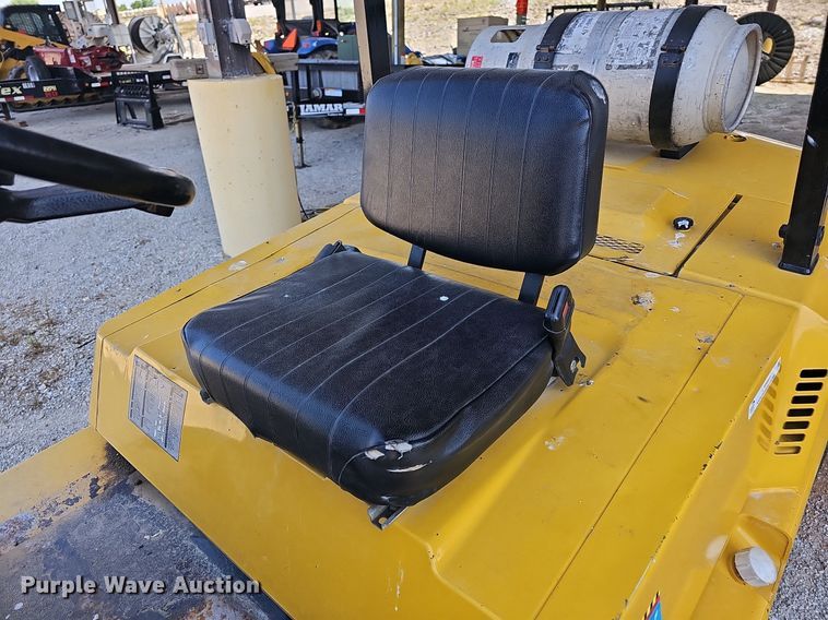 image for item LW9661 Caterpillar GPL40  forklift