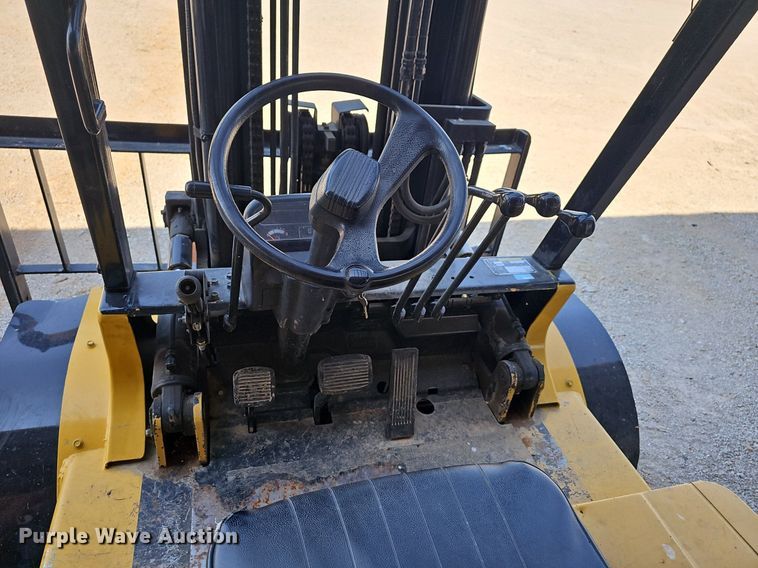 image for item LW9661 Caterpillar GPL40  forklift