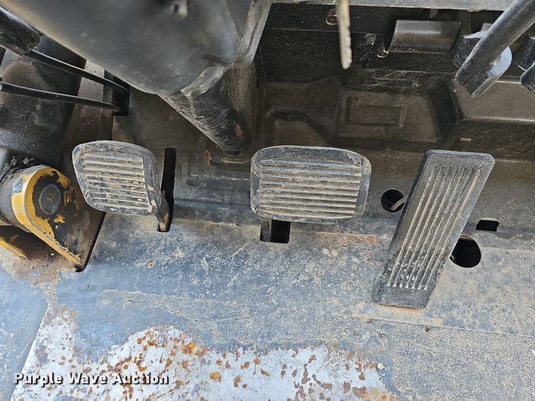 image for item LW9661 Caterpillar GPL40  forklift