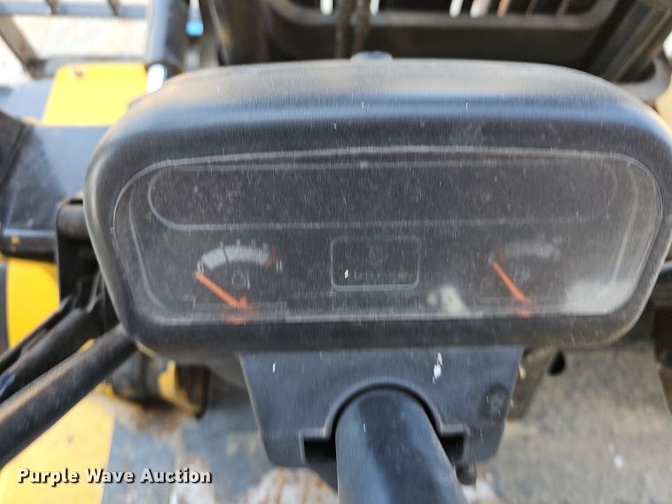 image for item LW9661 Caterpillar GPL40  forklift