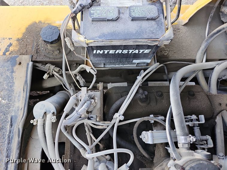 image for item LW9661 Caterpillar GPL40  forklift