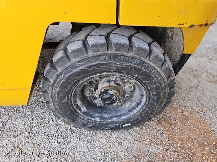 image for item LW9661 Caterpillar GPL40  forklift