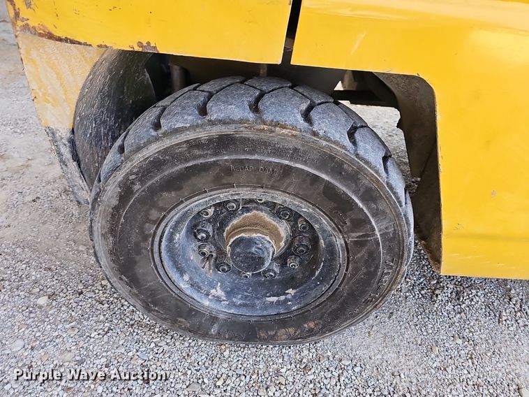 image for item LW9661 Caterpillar GPL40  forklift