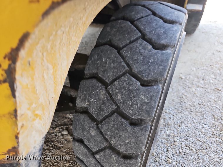 image for item LW9661 Caterpillar GPL40  forklift