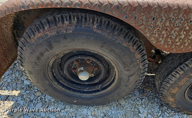 image for item LW9667 1992 Double L  utility trailer