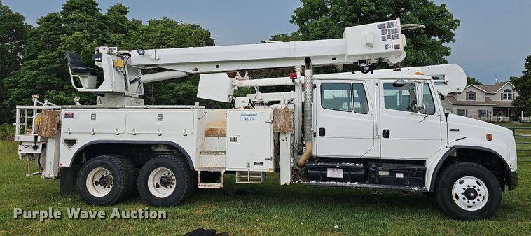 image for item LW9668 2002 Freightliner FL80  Crew Cab digger derrick truck