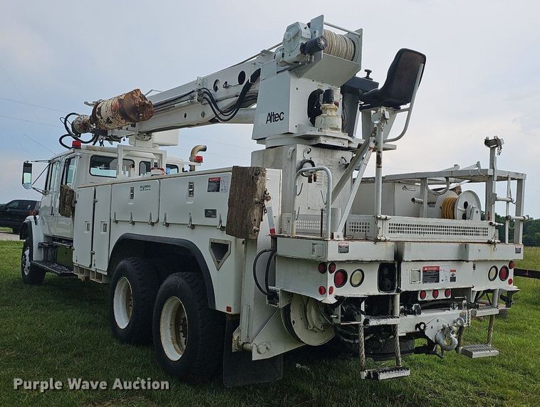 image for item LW9668 2002 Freightliner FL80  Crew Cab digger derrick truck