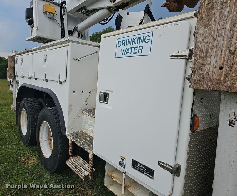 image for item LW9668 2002 Freightliner FL80  Crew Cab digger derrick truck