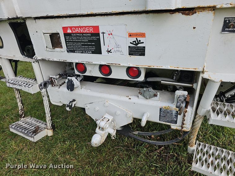 image for item LW9668 2002 Freightliner FL80  Crew Cab digger derrick truck