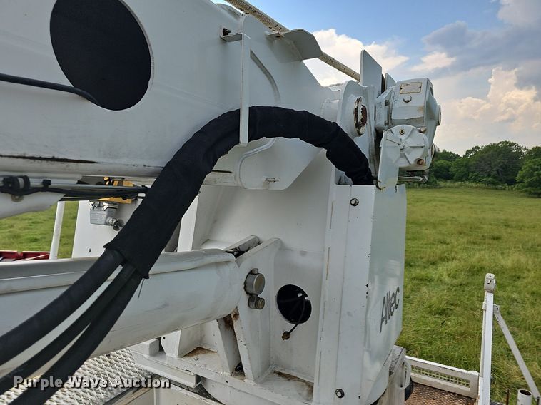 image for item LW9668 2002 Freightliner FL80  Crew Cab digger derrick truck