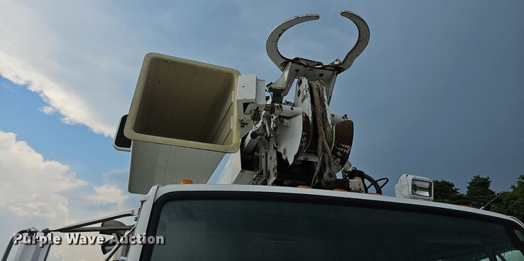 image for item LW9668 2002 Freightliner FL80  Crew Cab digger derrick truck