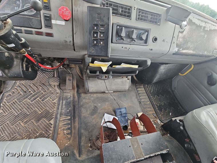 image for item LW9668 2002 Freightliner FL80  Crew Cab digger derrick truck