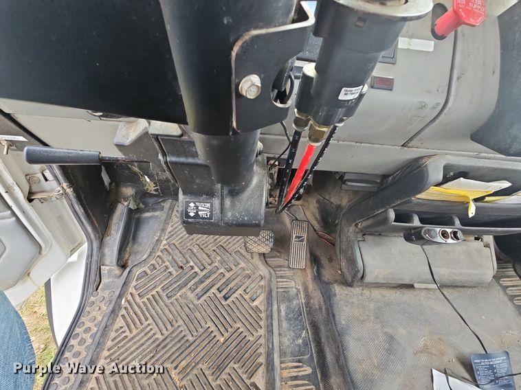 image for item LW9668 2002 Freightliner FL80  Crew Cab digger derrick truck