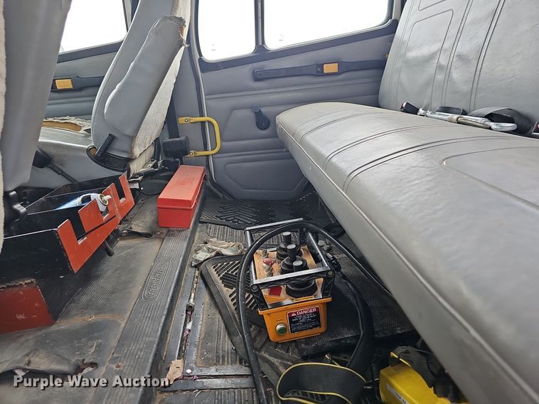 image for item LW9668 2002 Freightliner FL80  Crew Cab digger derrick truck