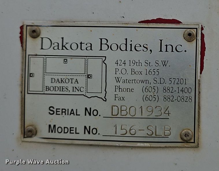 image for item LW9669 2000 International 4900  bucket truck