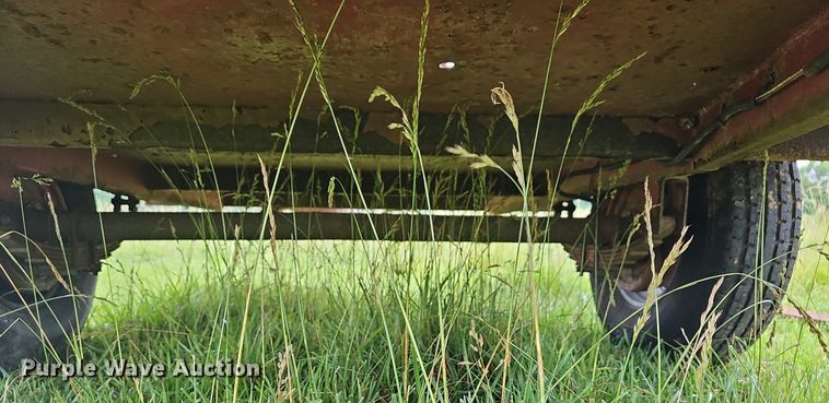 image for item LW9670 2001 Utility Tool & Trailer  pole trailer