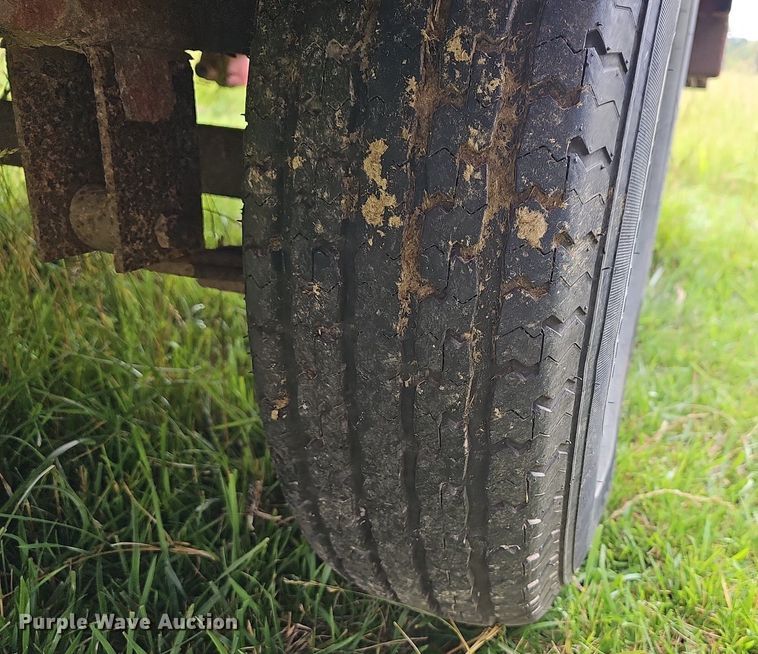 image for item LW9670 2001 Utility Tool & Trailer  pole trailer