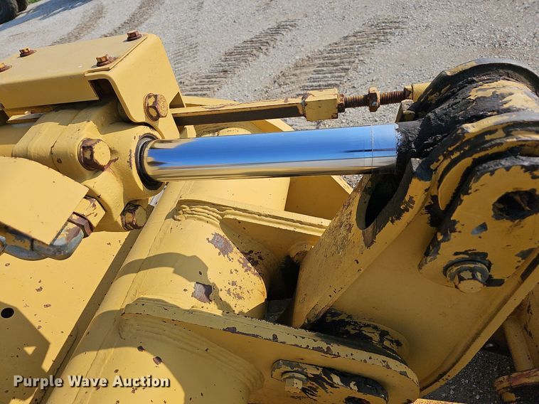 image for item LW9673 1987 Caterpillar 943  track loader
