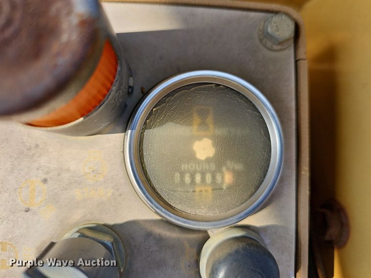 image for item LW9673 1987 Caterpillar 943  track loader