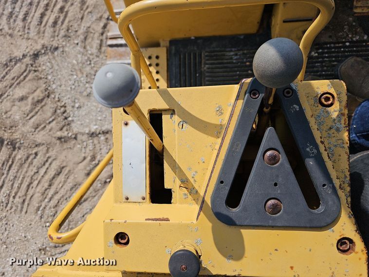 image for item LW9673 1987 Caterpillar 943  track loader