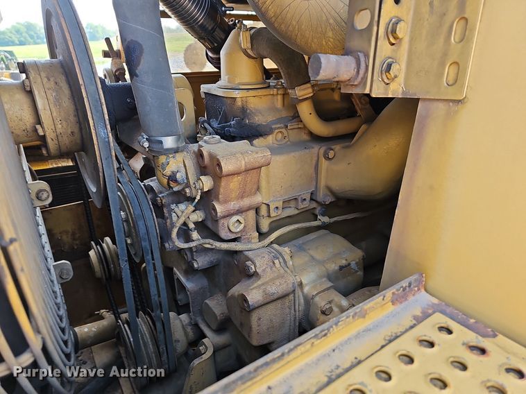 image for item LW9673 1987 Caterpillar 943  track loader