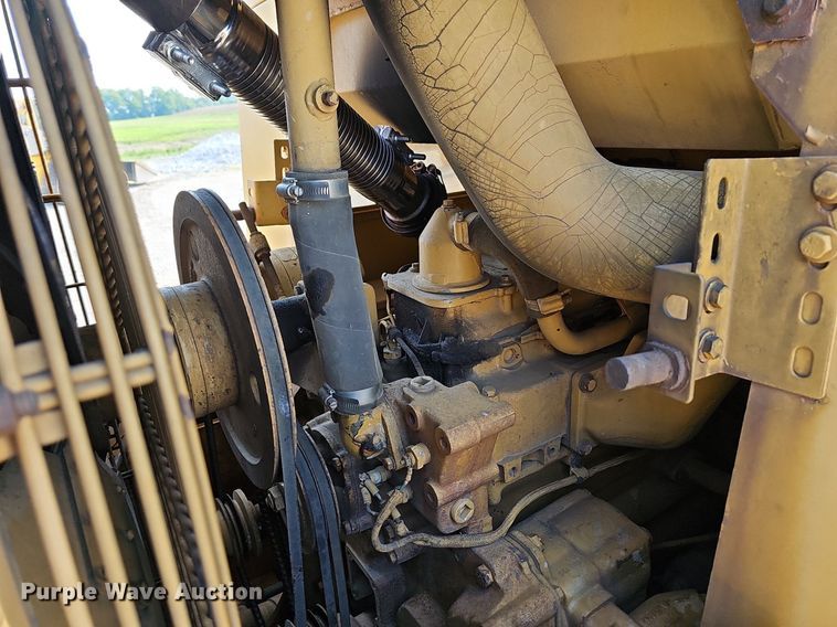 image for item LW9673 1987 Caterpillar 943  track loader