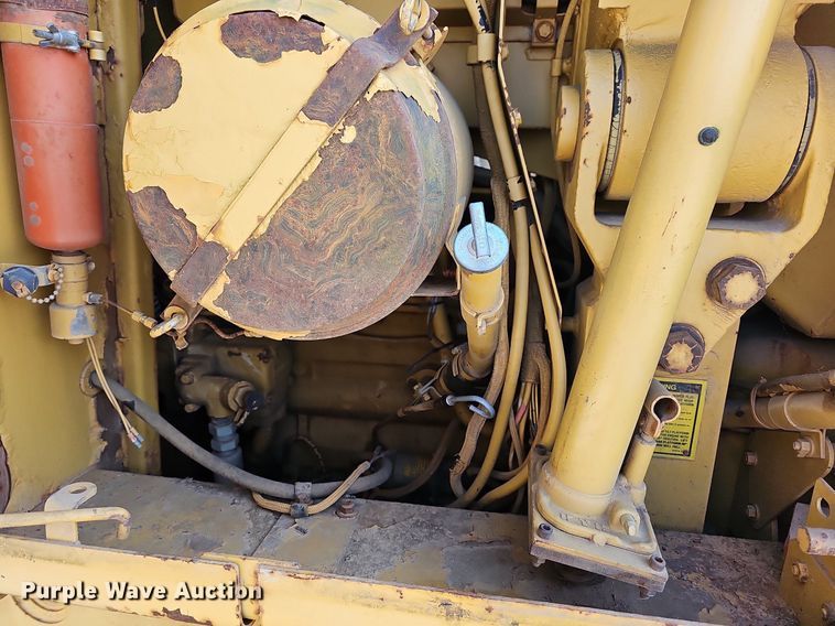 image for item LW9673 1987 Caterpillar 943  track loader