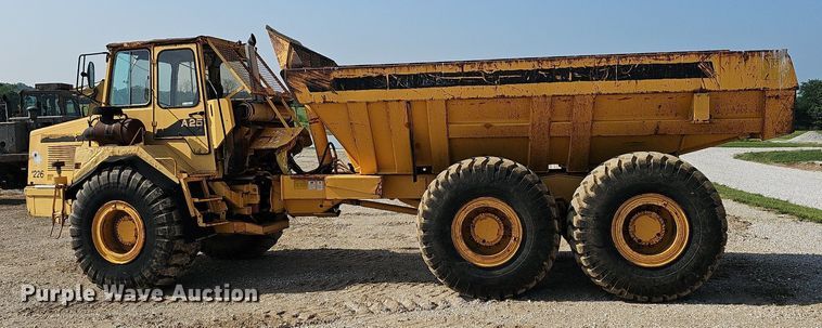 image for item LW9674 1988 Volvo A25  haul truck