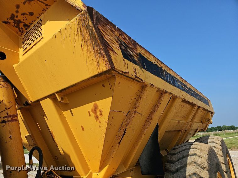 image for item LW9674 1988 Volvo A25  haul truck