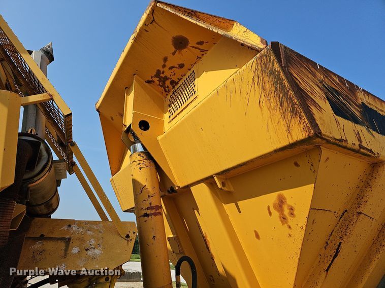 image for item LW9674 1988 Volvo A25  haul truck