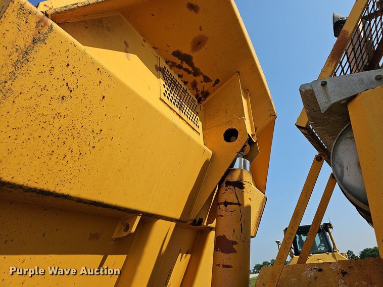 image for item LW9674 1988 Volvo A25  haul truck