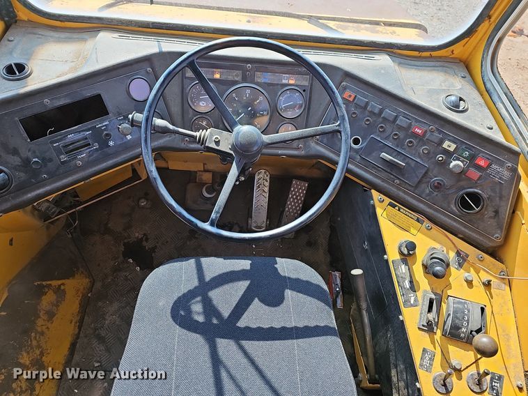 image for item LW9674 1988 Volvo A25  haul truck