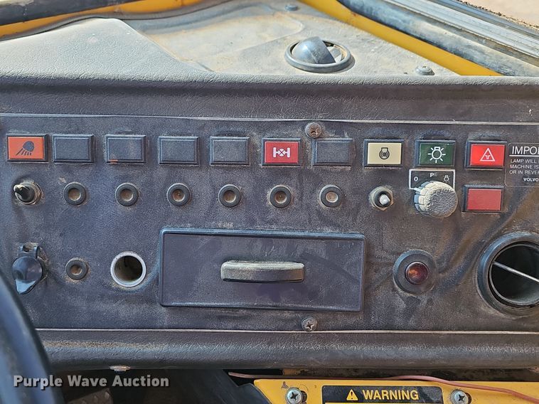 image for item LW9674 1988 Volvo A25  haul truck