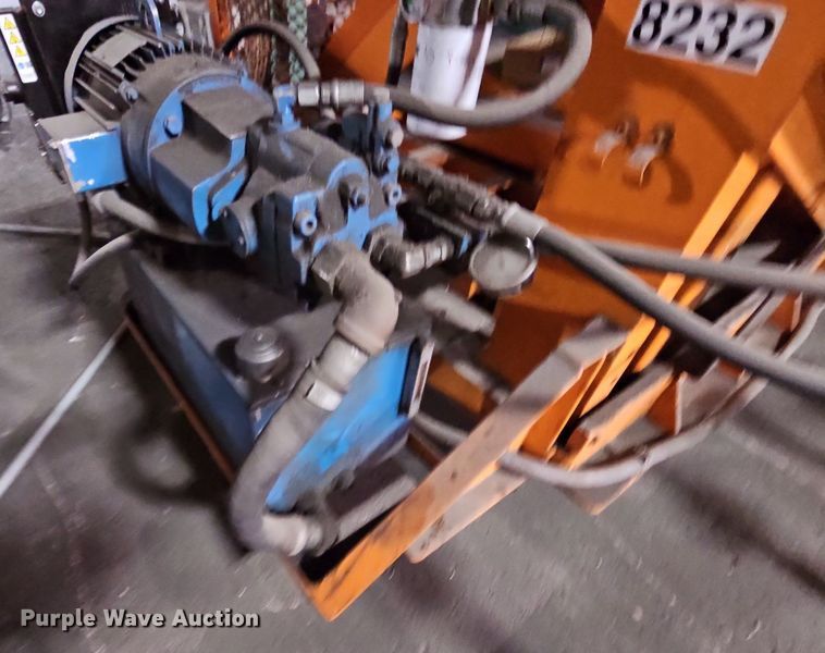 image for item LW9675 AMW  uncoiler