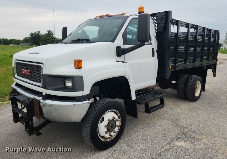 image for item LX9619 2005 GMC C4500  flatbed truck