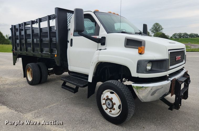 image for item LX9619 2005 GMC C4500  flatbed truck