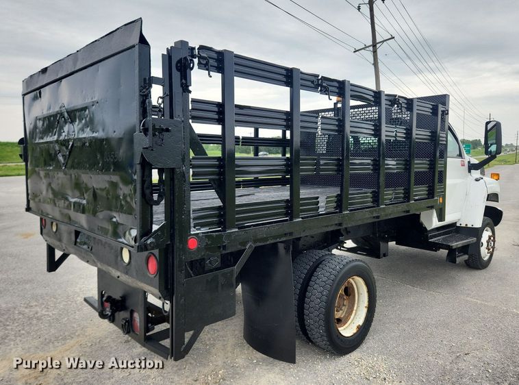 image for item LX9619 2005 GMC C4500  flatbed truck
