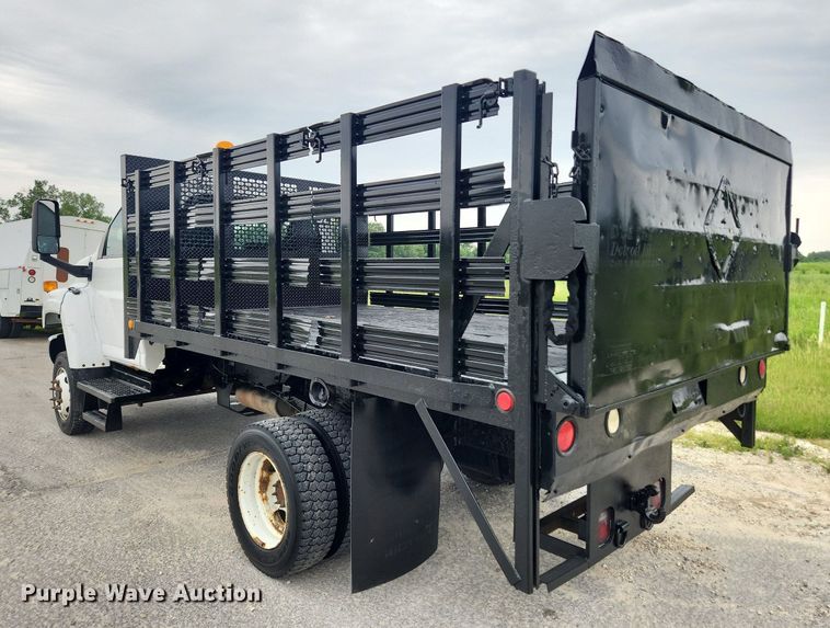 image for item LX9619 2005 GMC C4500  flatbed truck