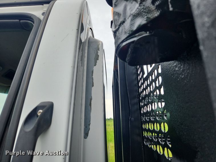 image for item LX9619 2005 GMC C4500  flatbed truck