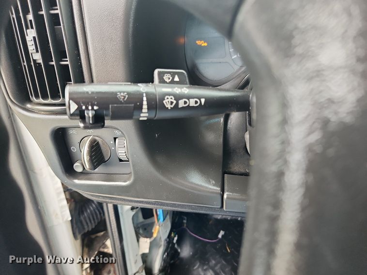 image for item LX9619 2005 GMC C4500  flatbed truck