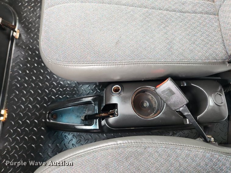 image for item LX9619 2005 GMC C4500  flatbed truck