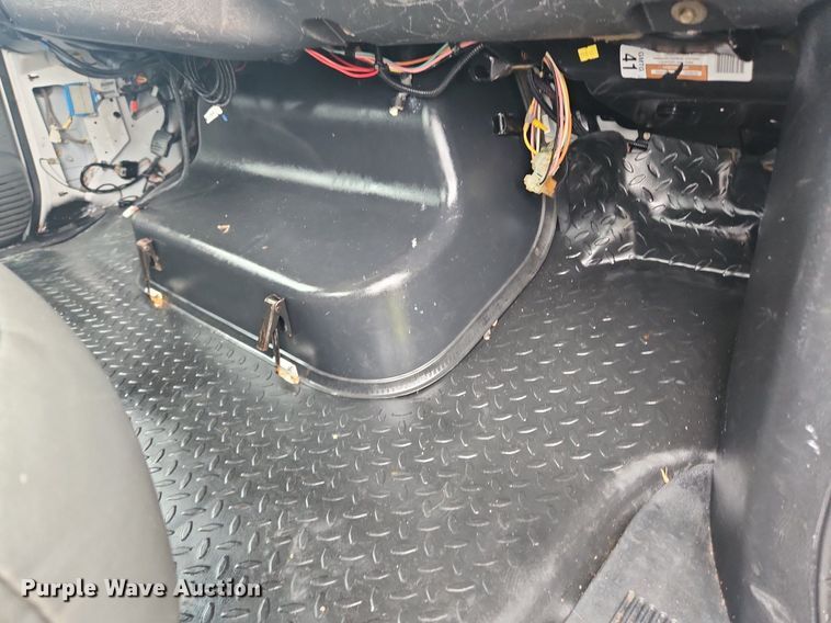 image for item LX9619 2005 GMC C4500  flatbed truck