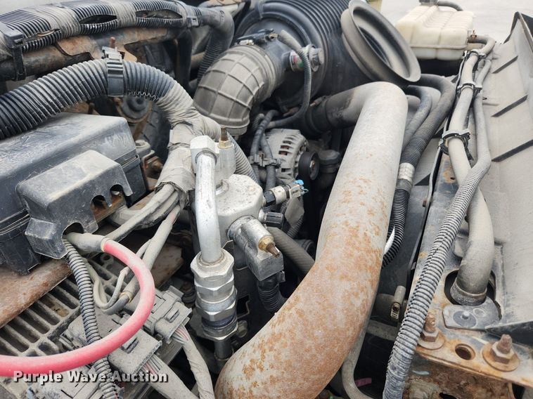 image for item LX9619 2005 GMC C4500  flatbed truck