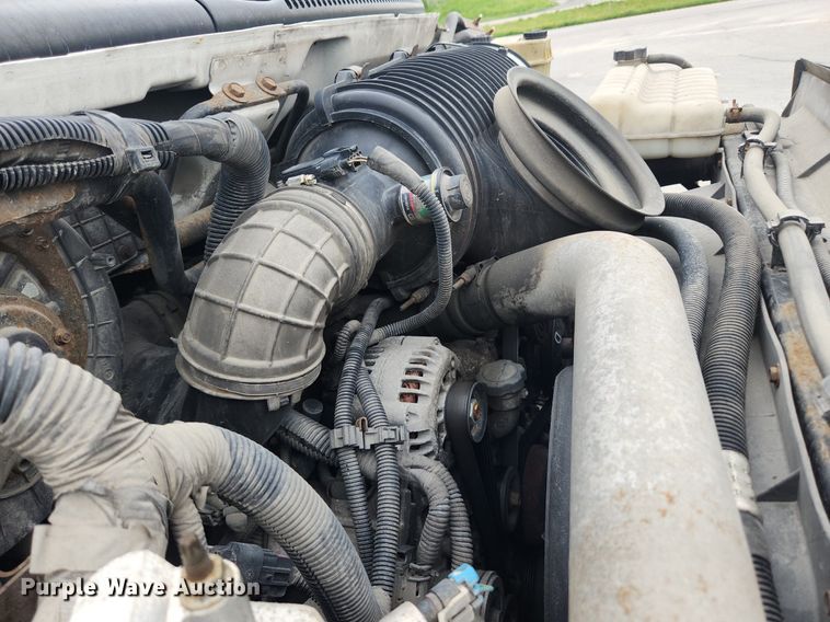 image for item LX9619 2005 GMC C4500  flatbed truck