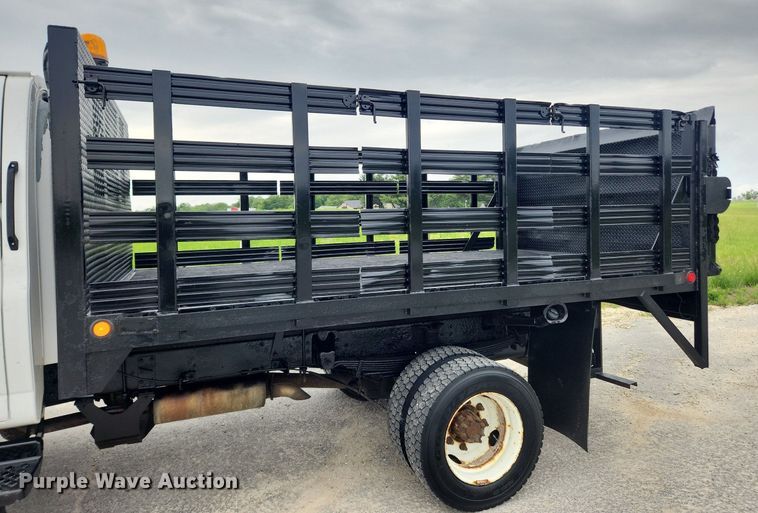 image for item LX9619 2005 GMC C4500  flatbed truck