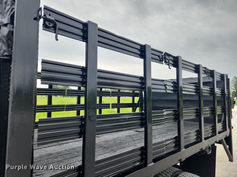 image for item LX9619 2005 GMC C4500  flatbed truck