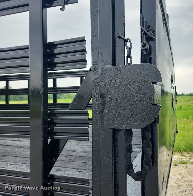 image for item LX9619 2005 GMC C4500  flatbed truck