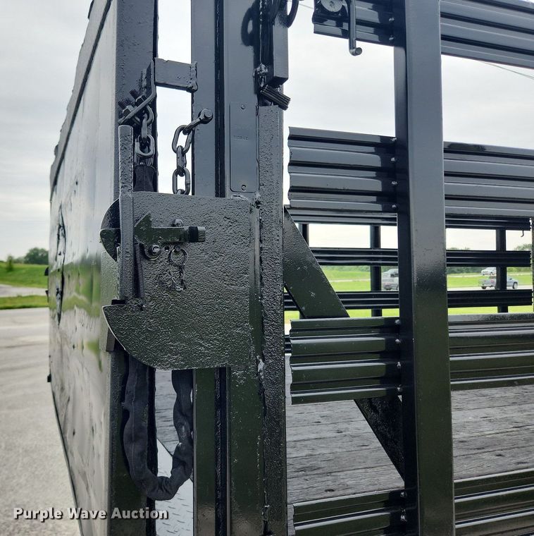 image for item LX9619 2005 GMC C4500  flatbed truck