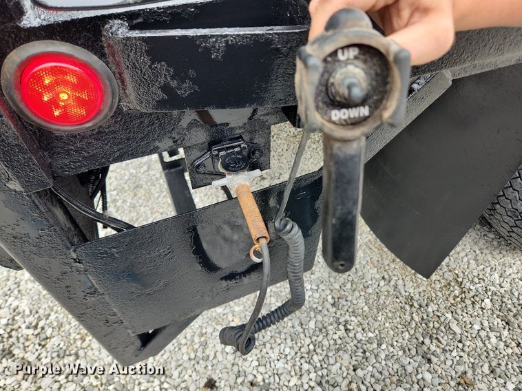 image for item LX9619 2005 GMC C4500  flatbed truck