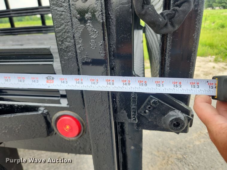 image for item LX9619 2005 GMC C4500  flatbed truck